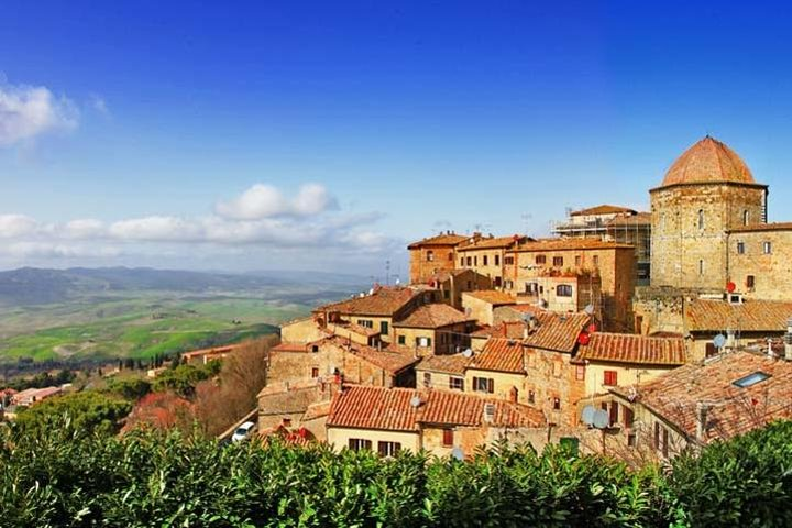 Volterra Tour from Viareggio