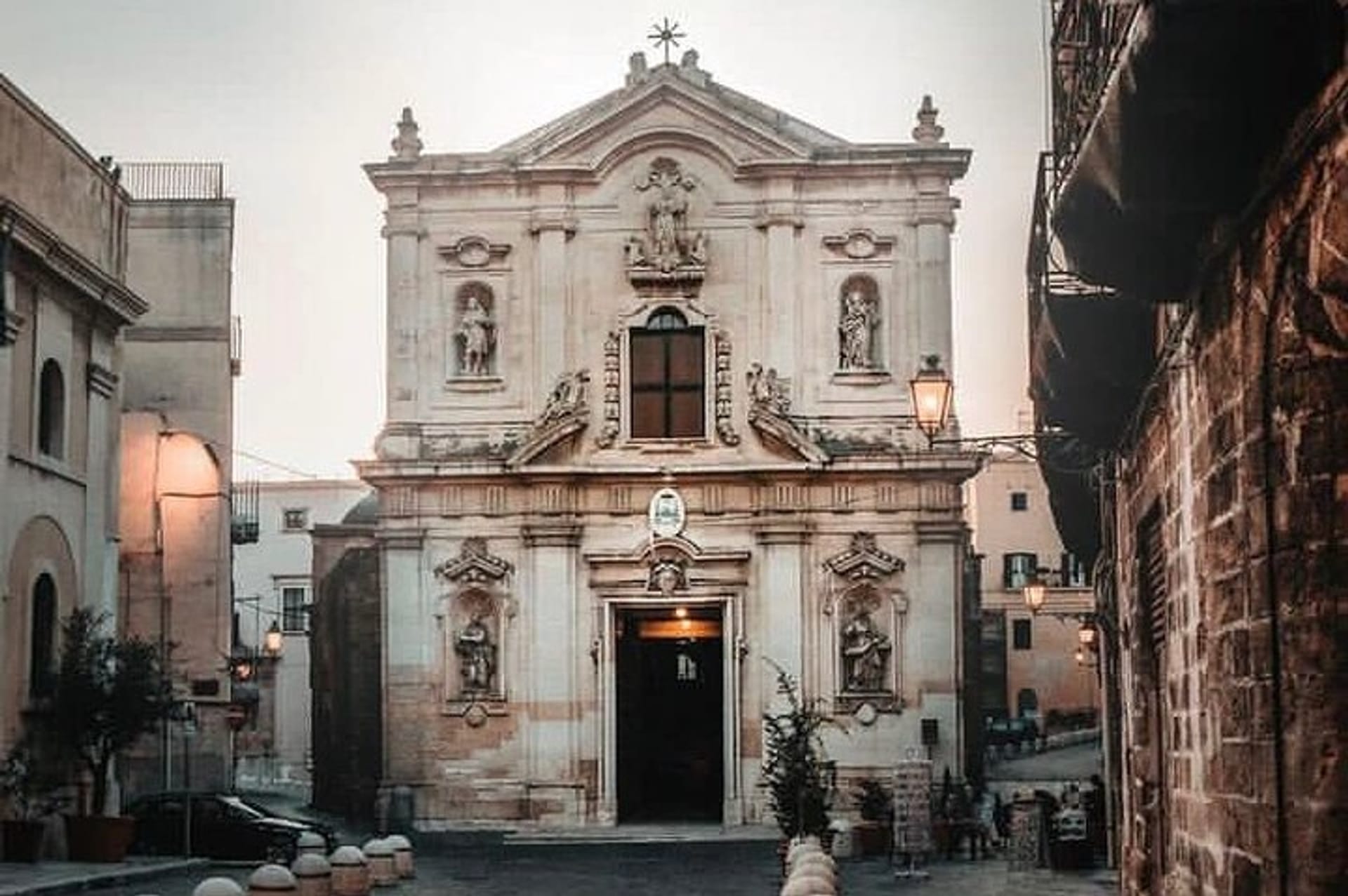 Taranto : Relax on one of the most beautiful beaches in Taranto | Pelago, image size:1920x1277