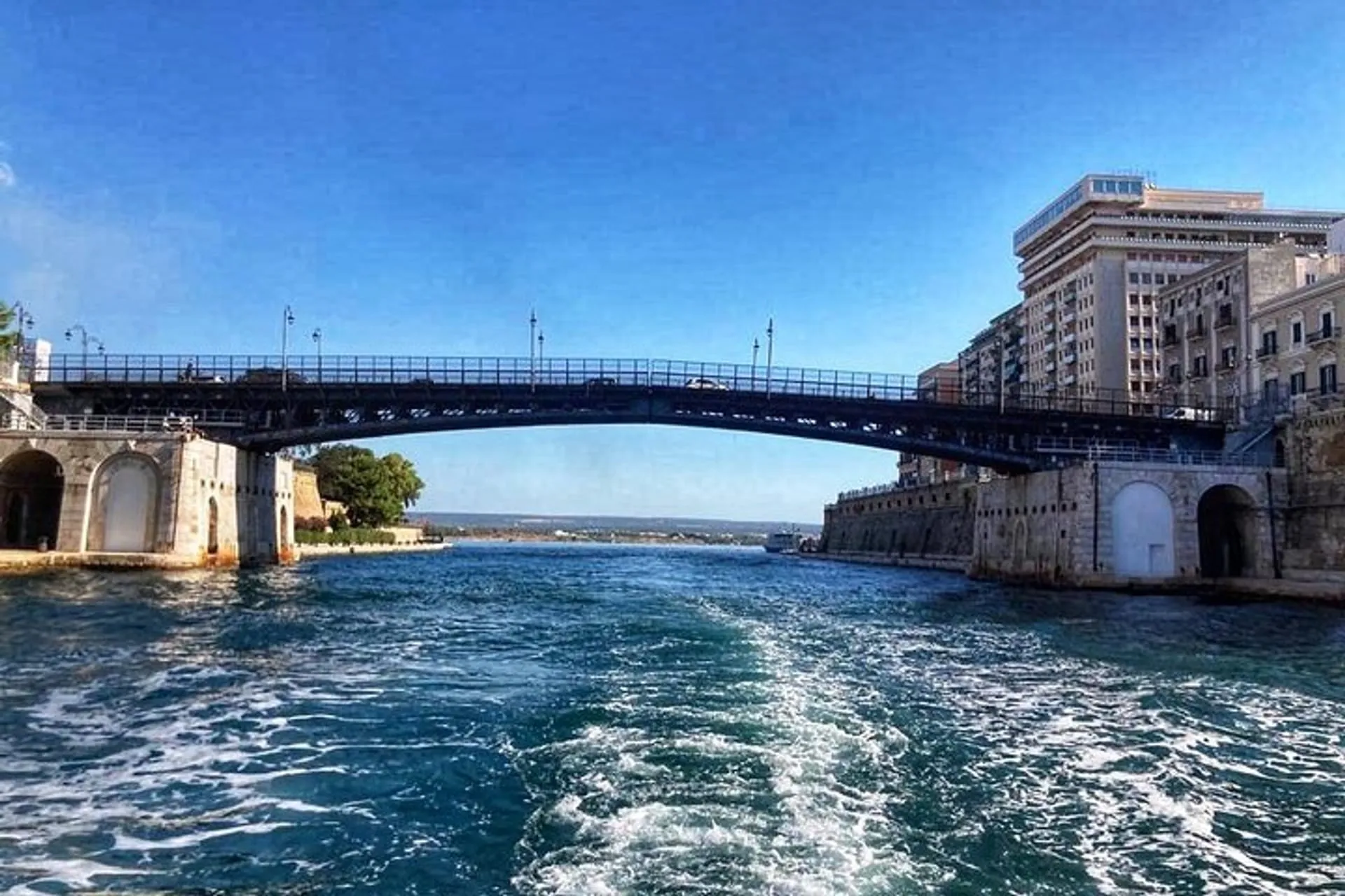 Taranto : Relax on one of the most beautiful beaches in Taranto | Pelago, image size:1920x1280