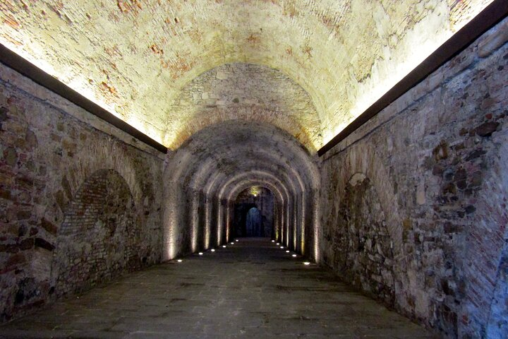 Walking Ramparts Tour in Lucca - Photo 1 of 25