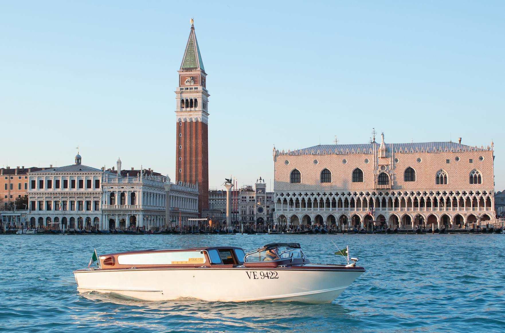 Marco Polo Airport: Water Taxi To Venice City Center - Photo 1 of 4