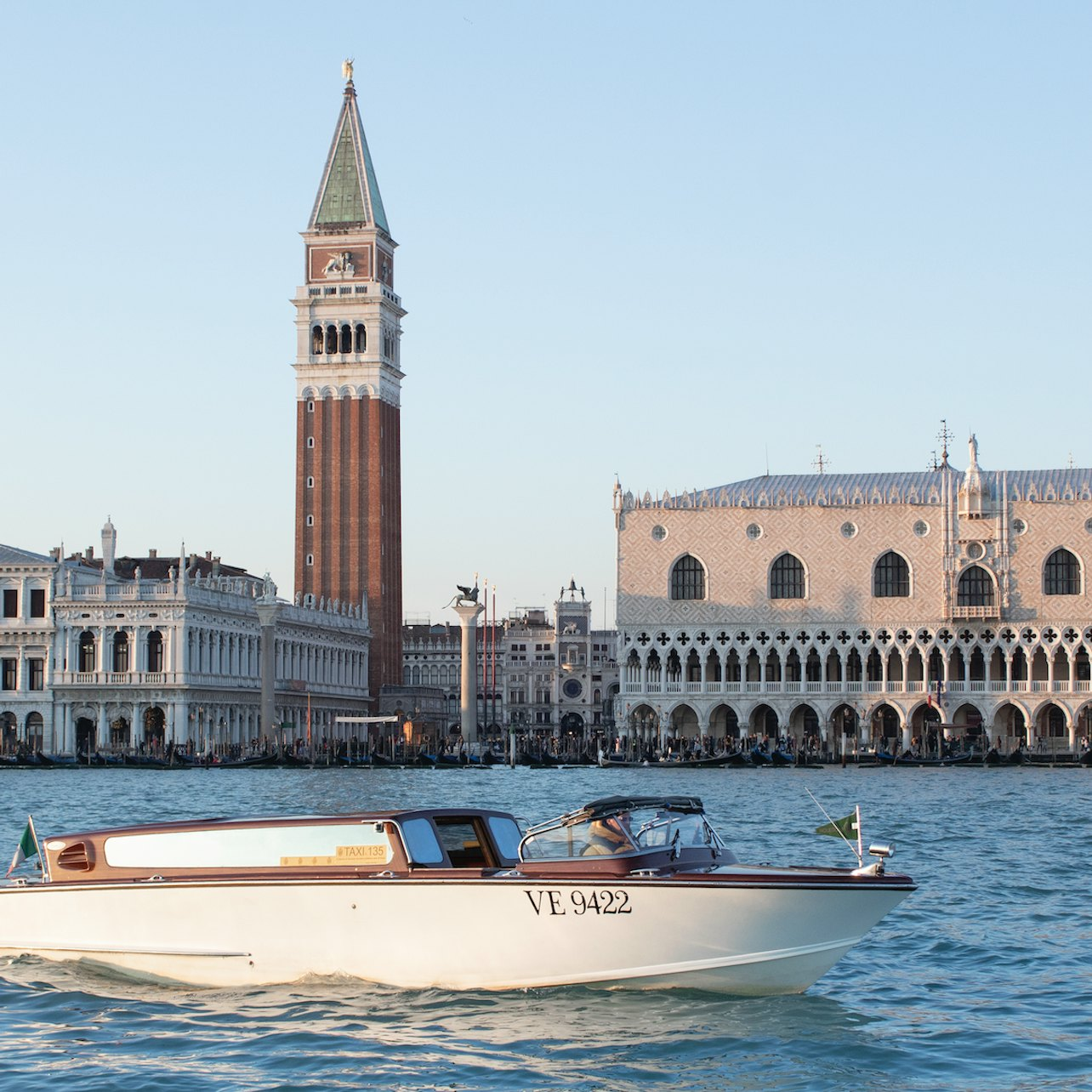 Marco Polo Airport: Water Taxi To Venice City Center - Photo 1 of 4