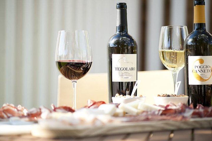 Wine tasting in the cellar - Photo 1 of 7