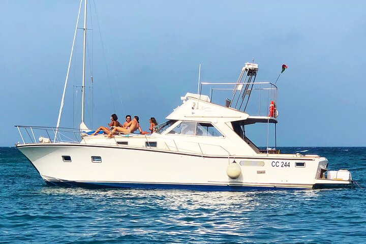 Yacht Rental in Otranto with Captain  - Photo 1 of 8