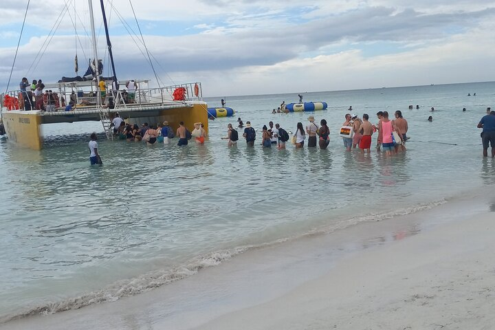 Explore Montego Bay Tour Bamboo Rafting Rum PelicanBar Rick'sCafe - Photo 1 of 14