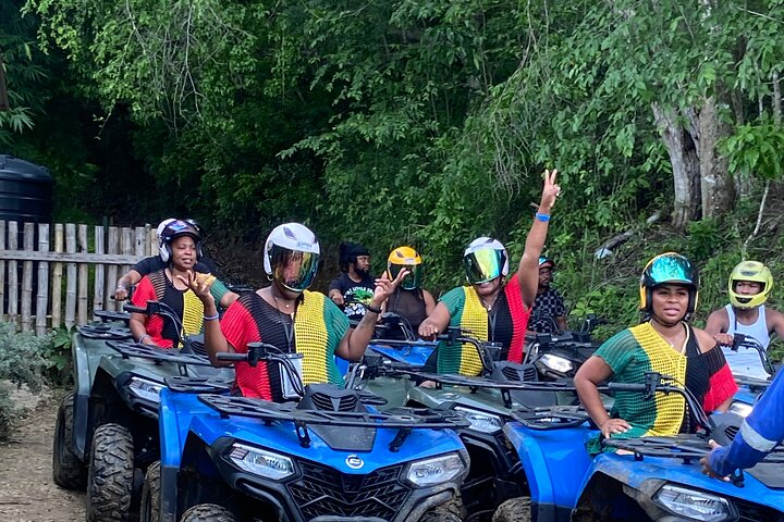 Private Jet Ski and Clear Kayak Photoshoot in Montego Bay - Photo 1 of 2