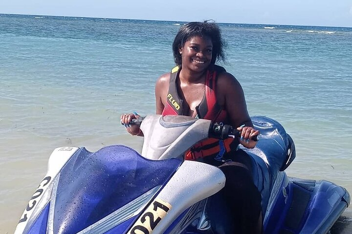 Jet Ski/ Parasailig Water Activity in Montego Bay Jamaica. - Photo 1 of 15