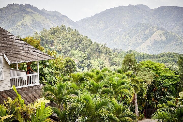 MBJ Airport to Strawberry Hill Hotel & Spa Transfer - Photo 1 of 3