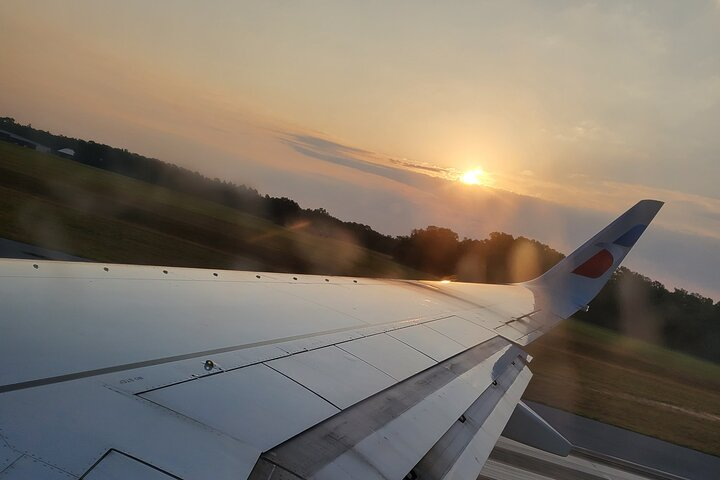 Montego Bay Private Airport Transfer - Island Wide Drop off - Photo 1 of 6