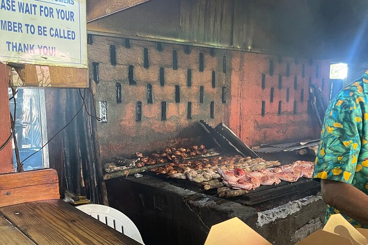 Ocho Rios White river tubing along with beach and lunch stop in