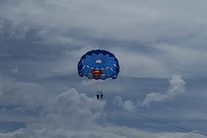 Parasailing, Blue Hole Mineral Spring, Seven Mile Beach - Photo 1 of 12