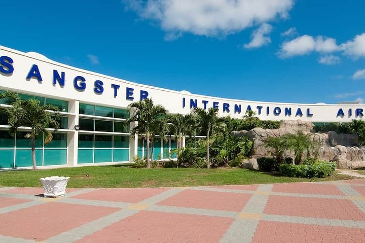 Private Airport Transfer to Breathless Resorts and Spa - Photo 1 of 14