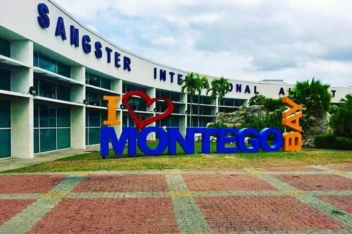 Private Airport Transfer to Tensing Pen Negril  - Photo 1 of 3