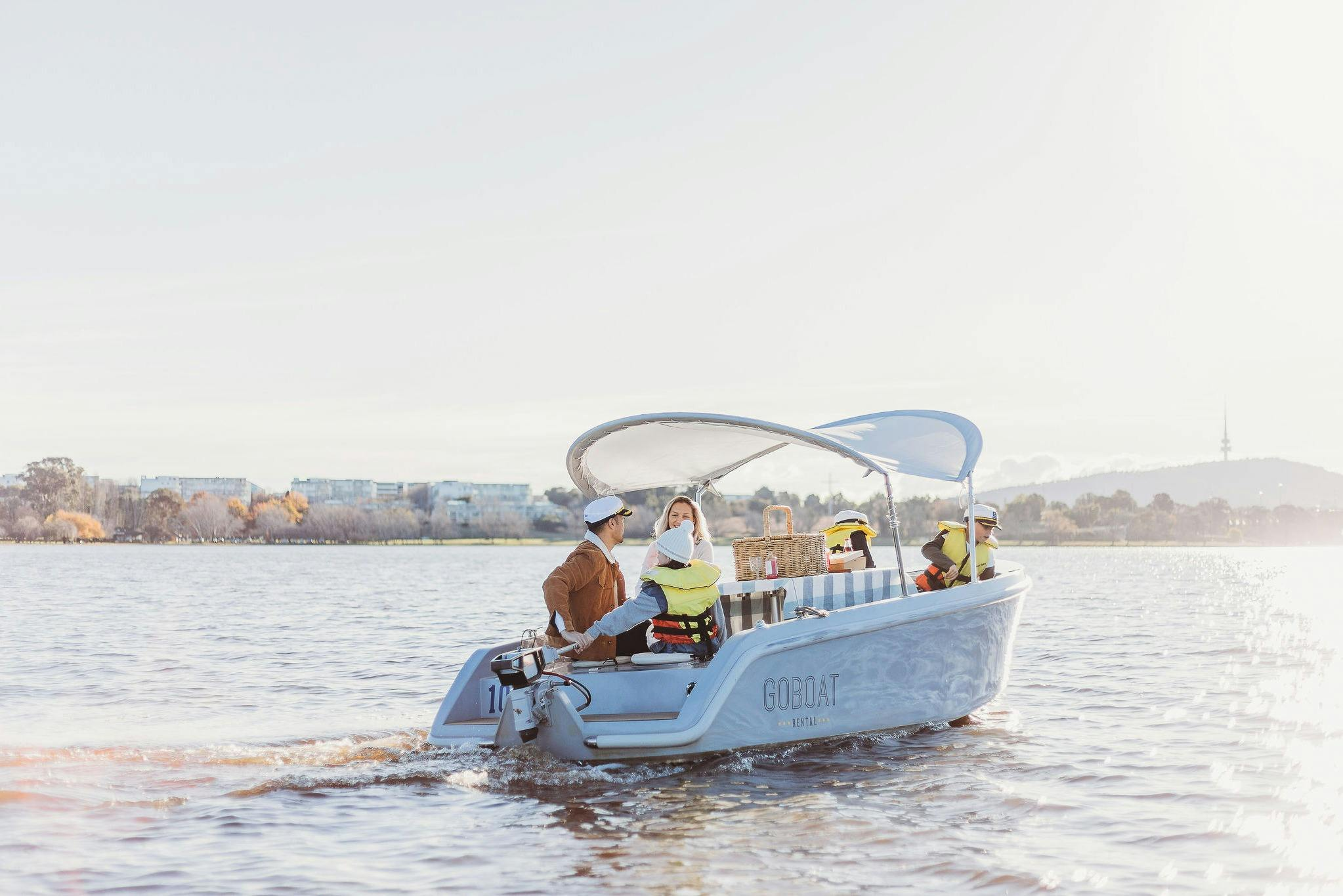 Private Electric Picnic Boat Hire - Photo 1 of 4