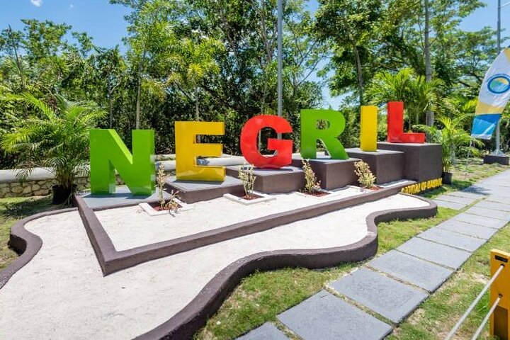 Private Round-Trip Airport service To & From Negril Hotels & vila - Photo 1 of 18
