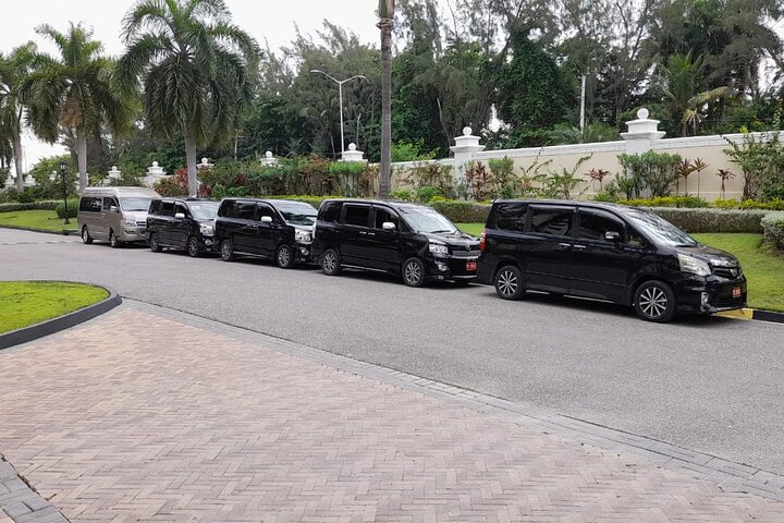 Arrival Transfer from Montego Bay Airport to Negril one of the best ways to travel in complete comfort any time 24/7.