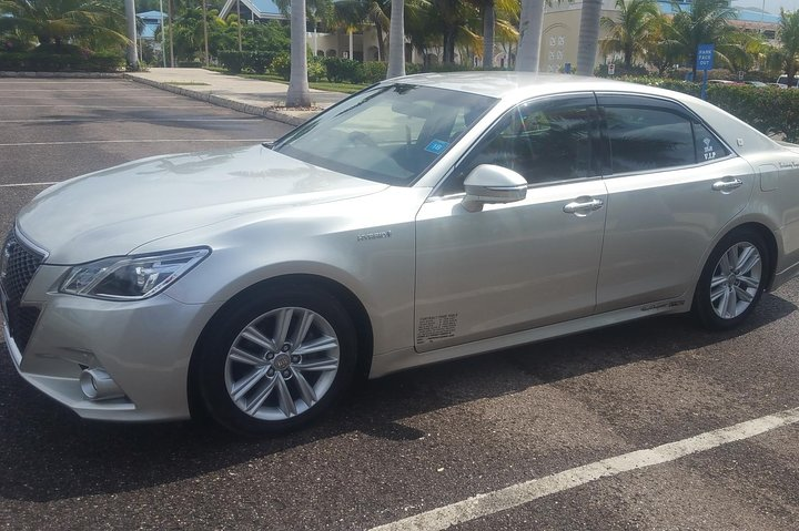 Sunset at the Palms Private Airport Transfers (Available 24 Hours Daily)
