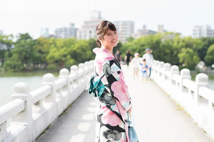 1 Hour Private Photoshoot in Hakata - Photo 1 of 18