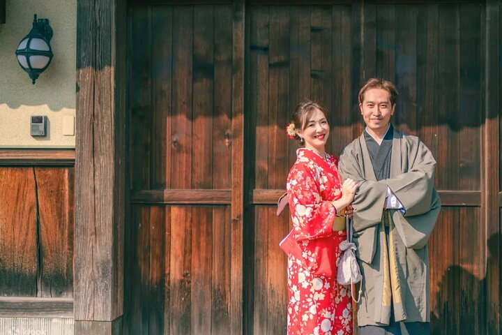 1 Hour Private Photoshoot in Oita - Photo 1 of 12