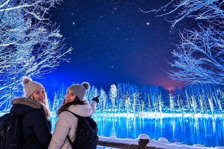 Asahiyama Zoo, Fascinating Aoi-Ike Light Up in Winter! - Photo 1 of 17