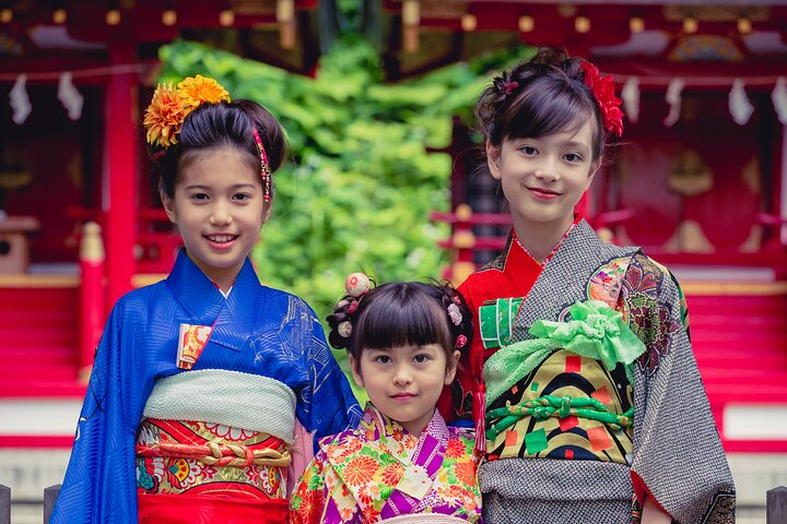 Experience the charm of Tokyo while dressed in exquisite silk kimonos surrounded by stunning traditional architecture. Perfect for all ages capturing unforgettable moments in serene settings.