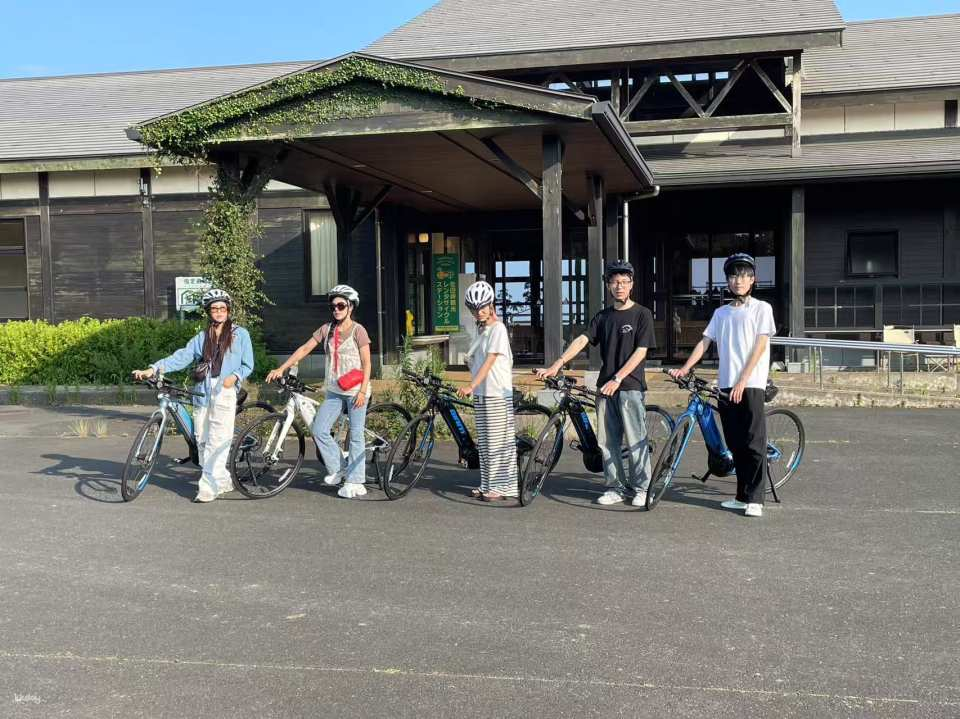 Depart from Cape Sada Peninsula and enjoy stunning sunrises, local specialties, and hot springs nurtured by nature! A relaxing 2-day, 1-night trip filled with beautiful scenery, delicious food, and delicious hot springs. - Photo 1 of 4