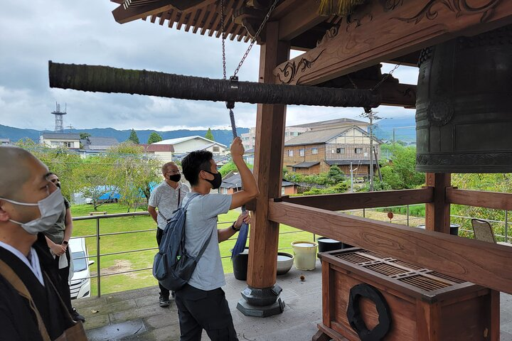 Experience Zen meditation or sutra copying, and enjoy vegetarian food with monk - Photo 1 of 5