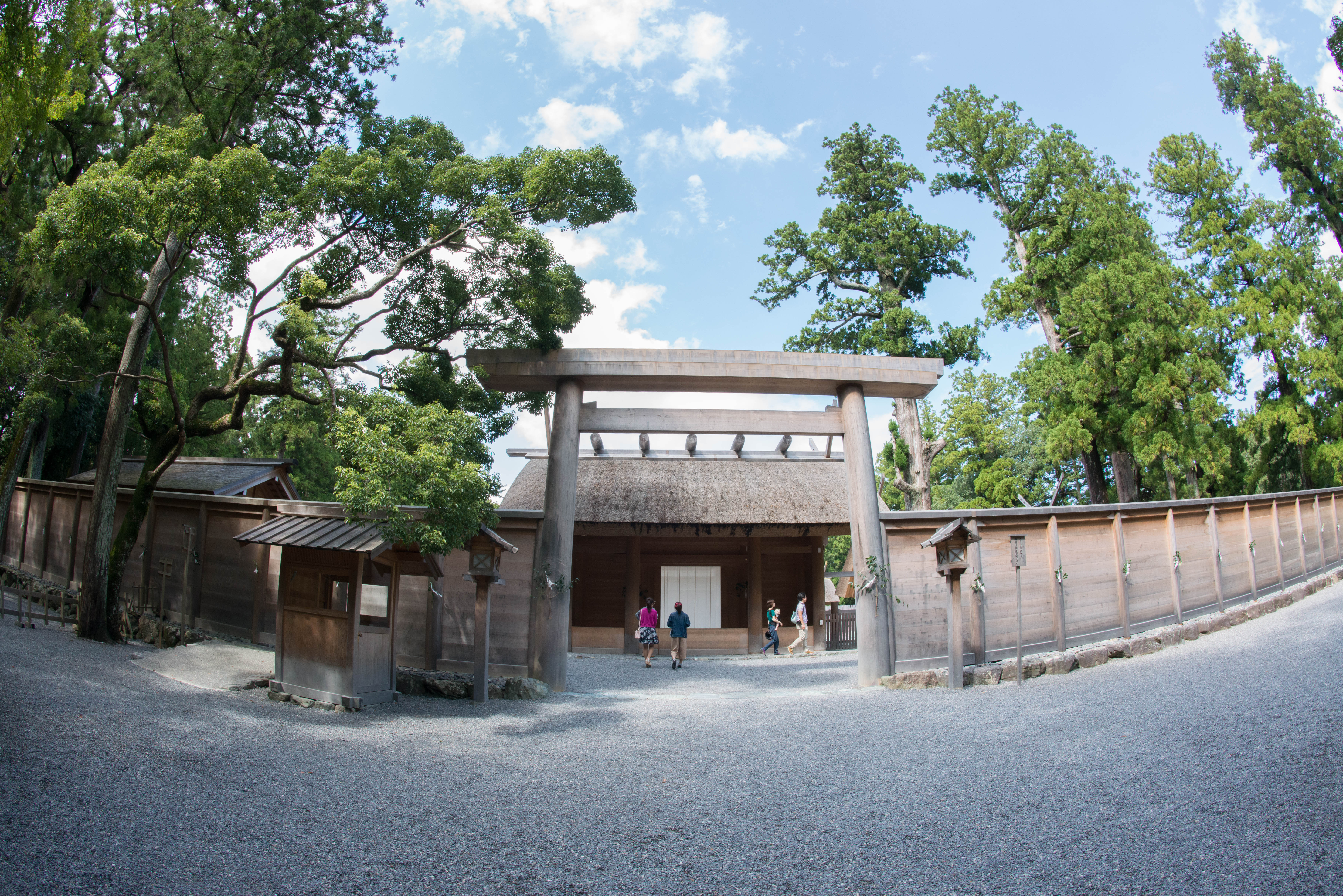 Explore the Beautiful Country: Ise Grand Shrine Two Main Shrines Bus Tour - Photo 1 of 9