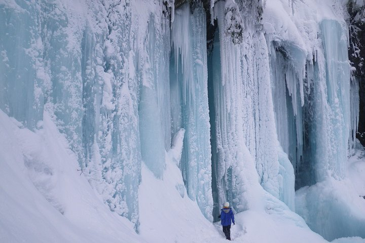 magnificent frozen pillars