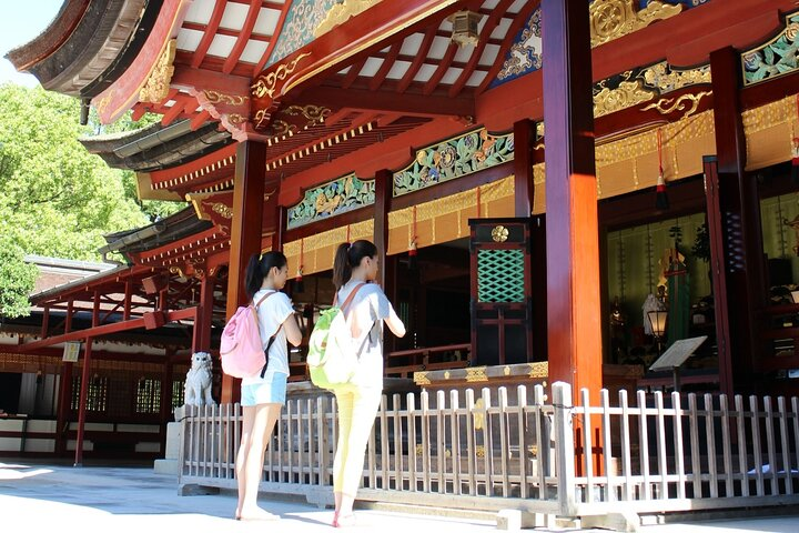 Explore Fukuoka’s historical temples and immerse yourself in its rich culture guided by an expert who will personalize your journey through this fascinating city.