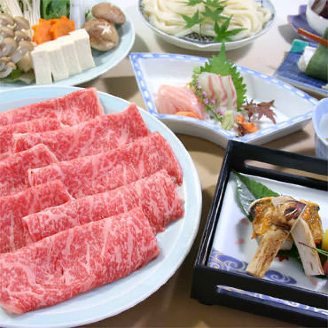 Indulge in the rich flavors of Kuroge Wagyu Beef. Savor exquisite Kaiseki dishes while enjoying a refined dining experience perfect for celebrating special moments in Tokyo's culinary heart.