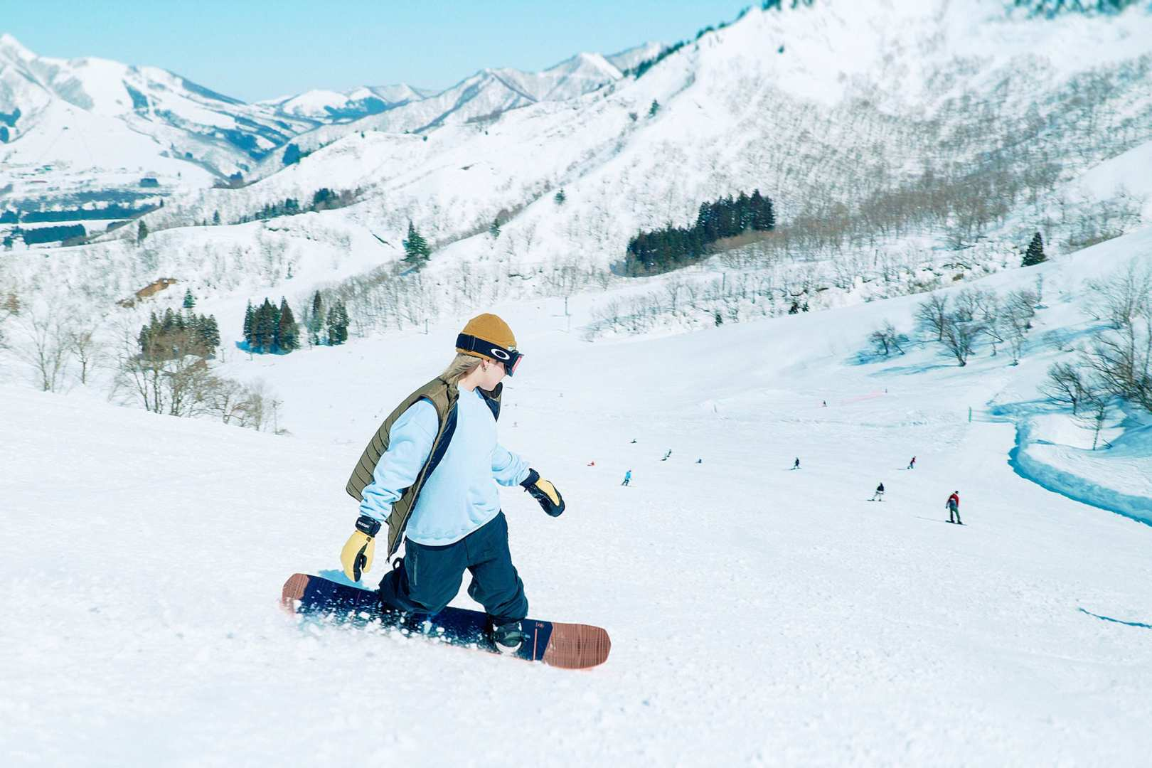 Niigata | Take the Joetsu Shinkansen and unreserved seats! Yuzawa Nakazato Snow Resort / Great value day trip plan (departing from Tokyo Station) - Photo 1 of 9
