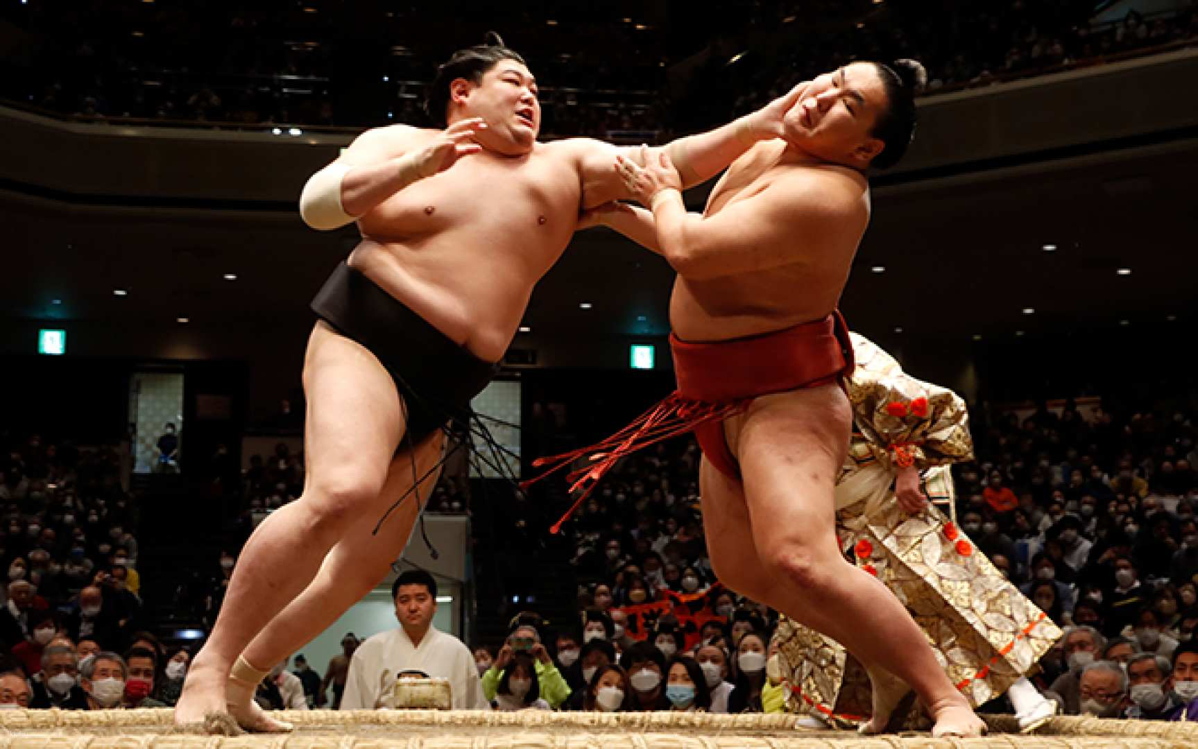 Grand Sumo Tour: March Osaka Tournament Final Day C Seats and Participation in the Final Day Party! Includes fun sumo goods - Photo 1 of 9