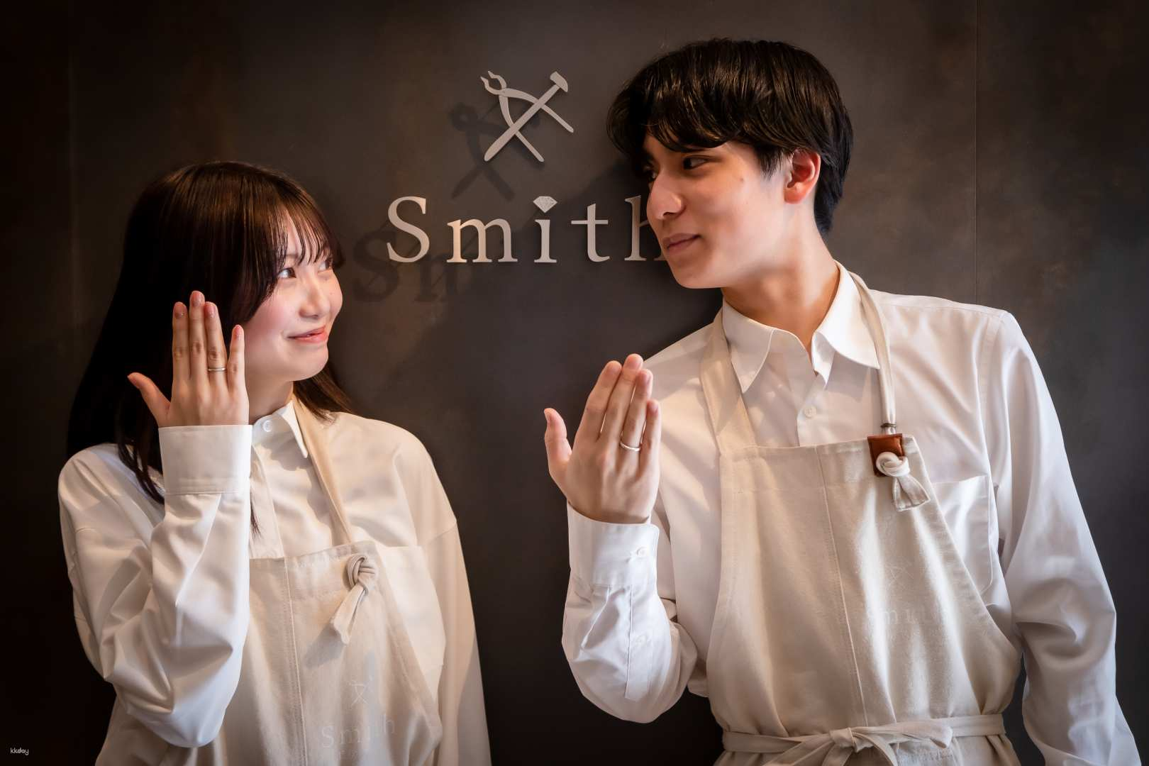 Create lasting memories with friends or loved ones at Kobo Smith crafting unique silver rings while enjoying a personalized experience in the heart of Sapporo Hokkaido.