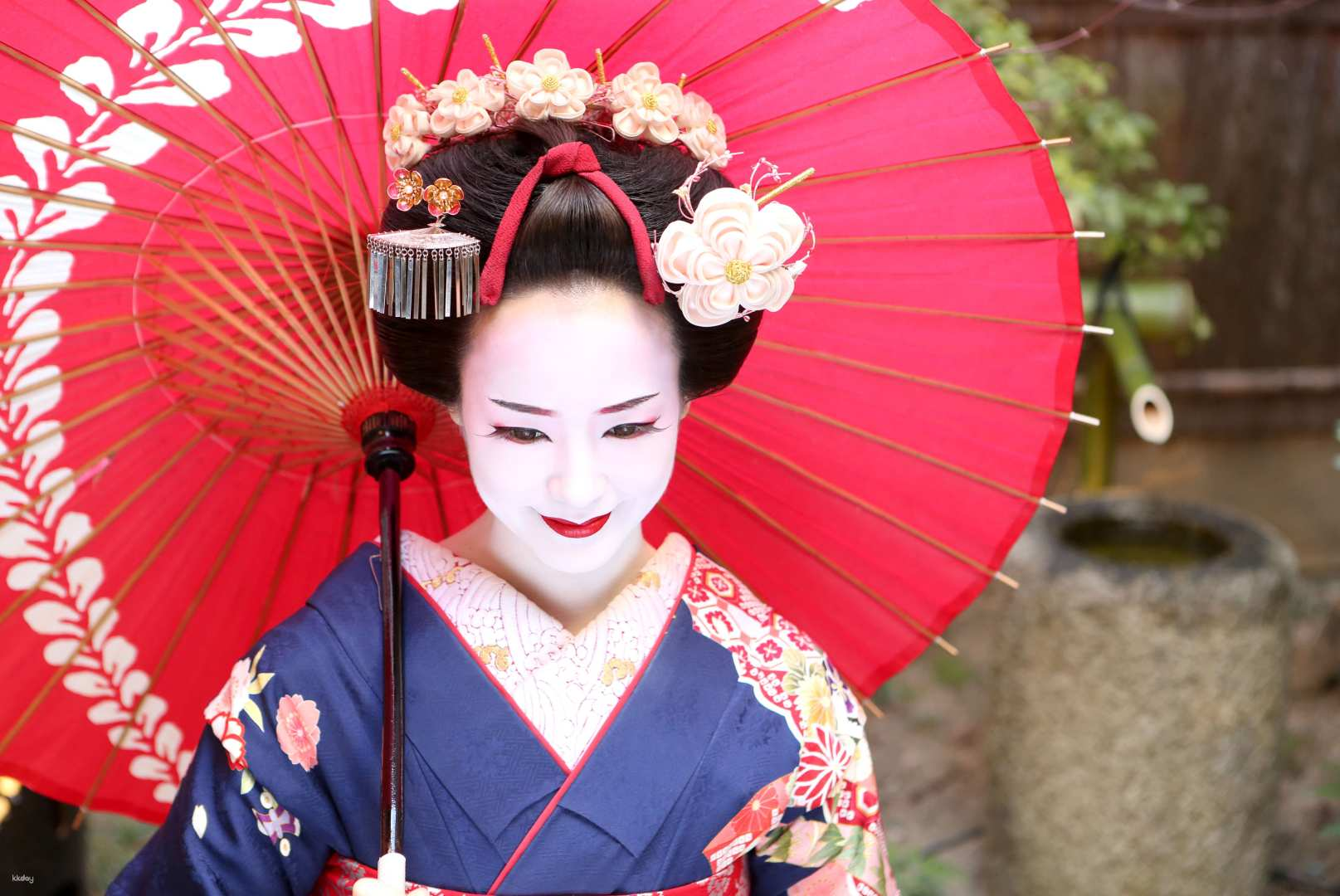 Maiko experience in Kyoto, Japan・Professional salon photography｜Maiko body parts ぎをんsai - Photo 1 of 9