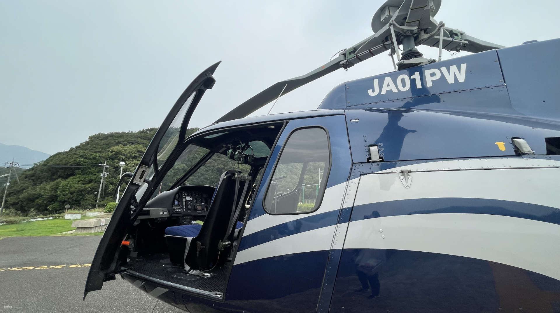 Kagawa, Japan｜Charter Air Tour Sightseeing｜Departure from Takamatsu Airport - Photo 1 of 6