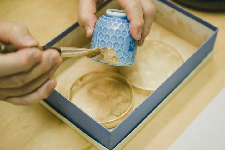 Kintsugi gold repair workshop - Photo 1 of 5