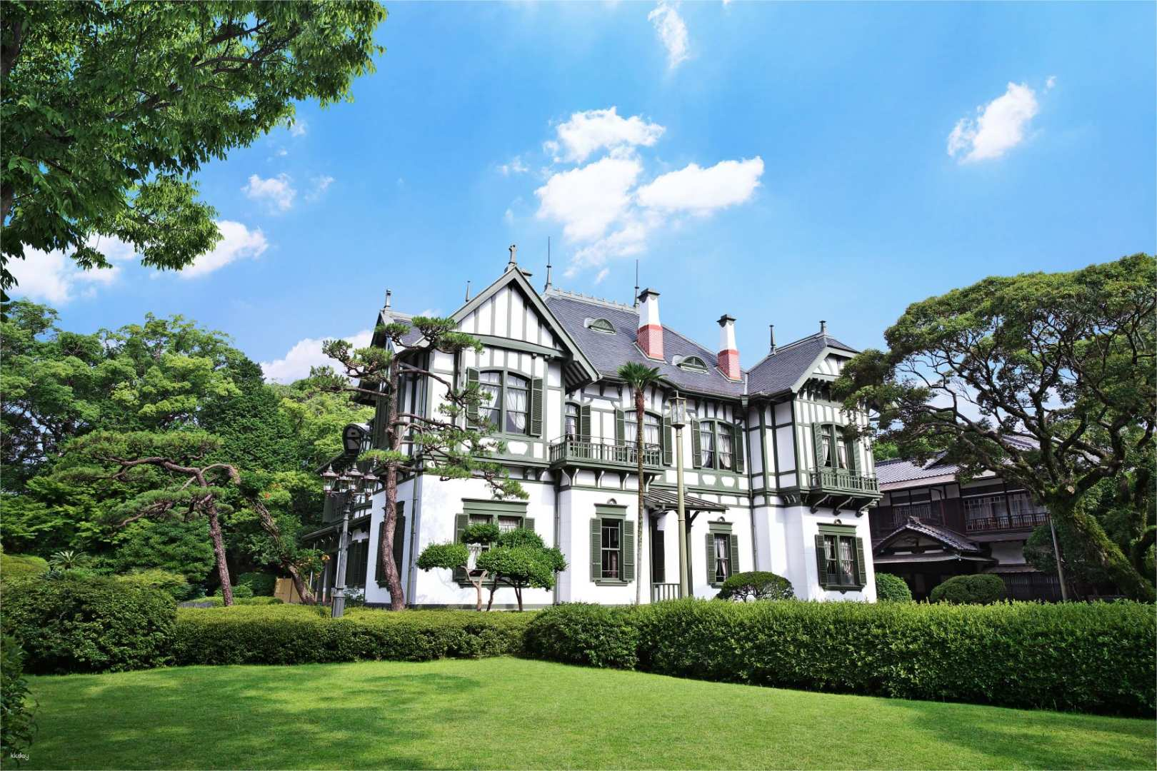 Kitakyushu Day Trip｜French Cuisine at the Magnificent “Old Matsumoto Residence” & Wisteria Trellises at “Kawachi Fuji-en” + Tour of the Old Kurauchi Residence[Departure from Hakata Station] - Photo 1 of 9