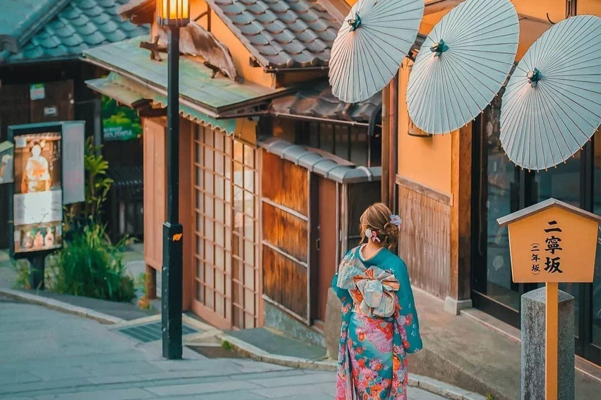 Explore the charming streets of Kyoto where traditional architecture meets cultural heritage inviting you to discover the beauty of Japan's rich history and picturesque scenery.