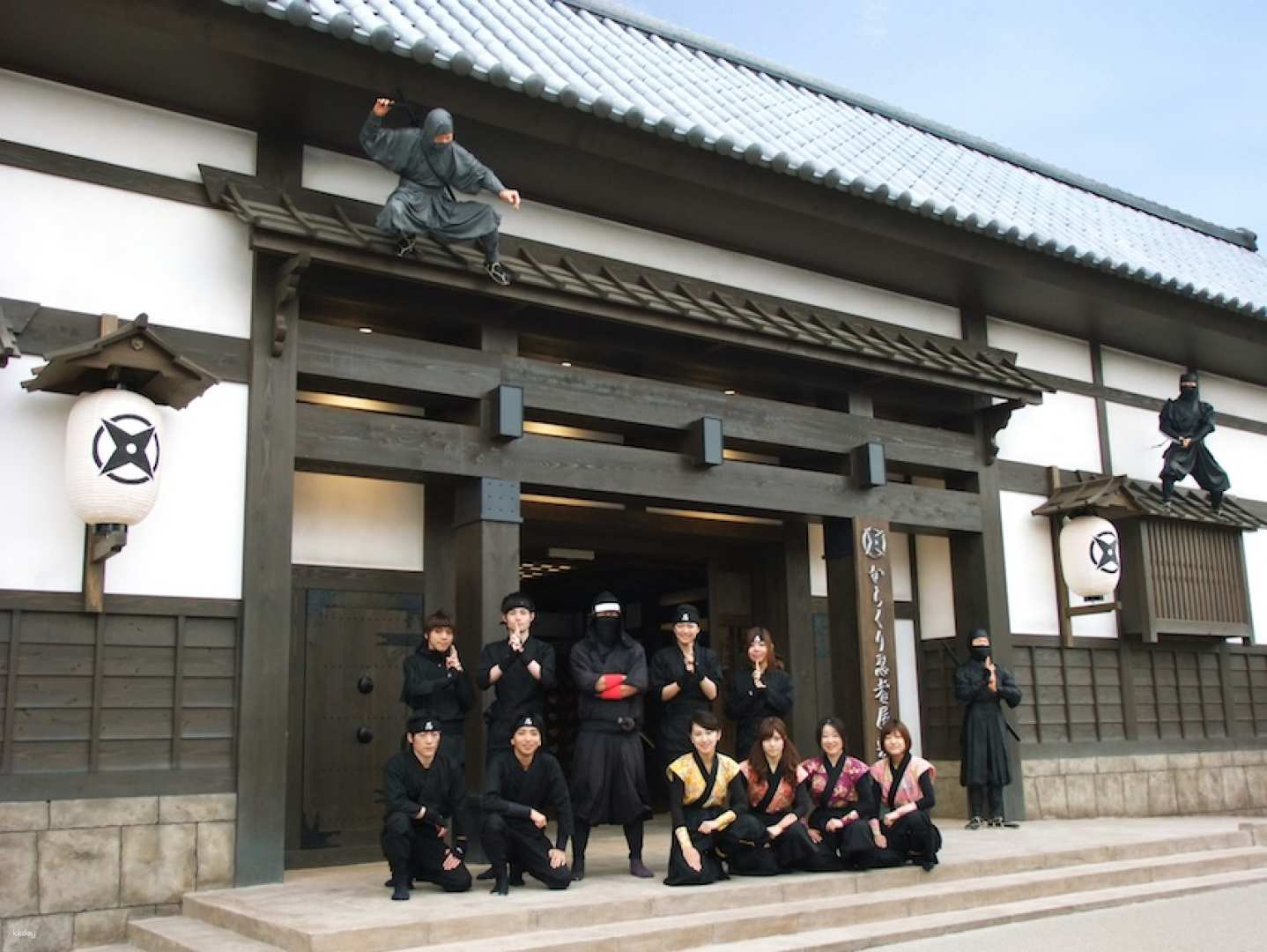 Kyoto Sightseeing "OKOSHI" Bus One-Day Tour｜Kyoto World Heritage and Special Ninja Experience｜Nijo Castle & Kyo・Suzaku Sushi Market&Tawara Yoshitomi&Toei Taiqin Movie Village【Chinese/English guide accompanied】 - Photo 1 of 10