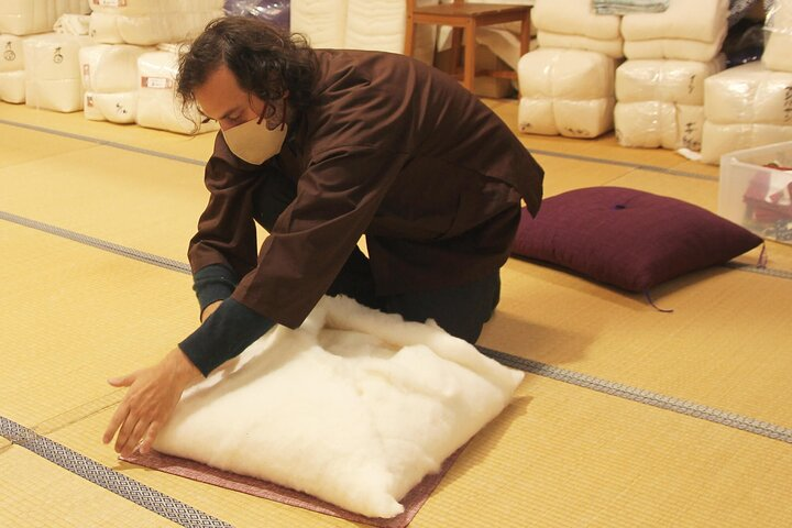 Lets Make a Zabuton Try Cotton Stuffing with Futon Craftsman - Photo 1 of 13