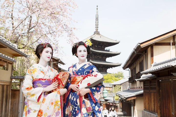 Kyoto Kiyomizudera Temple : Maiko Strolling plan - Photo 1 of 11