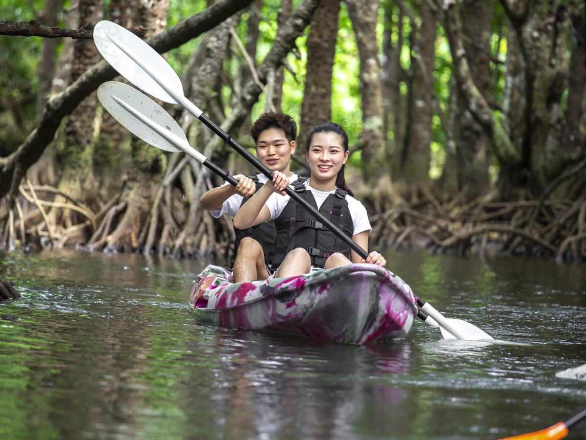 Mangrove SUP/Canoe & Blue Cave Snorkeling 1 day tour【ADVENTURE PiPi Ishigaki island】 - Photo 1 of 3
