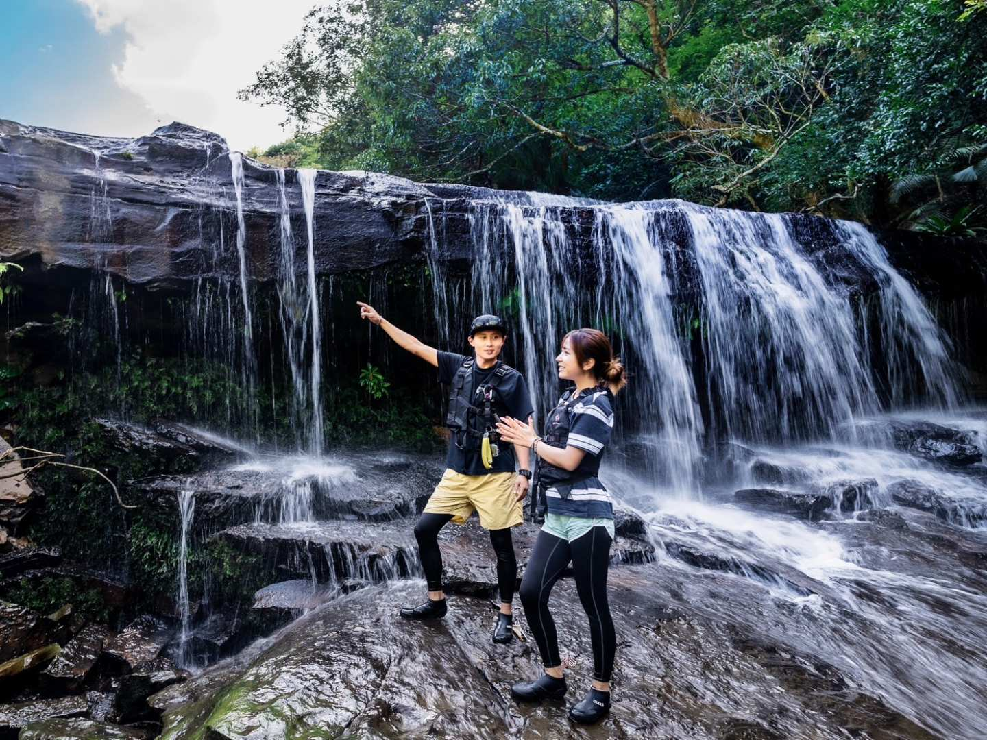 Mangrove SUP / Canoe + "Mizuochi Falls" Half-day Tour Reservation Free Photo Data (Okinawa Iriomote Island) - Photo 1 of 9