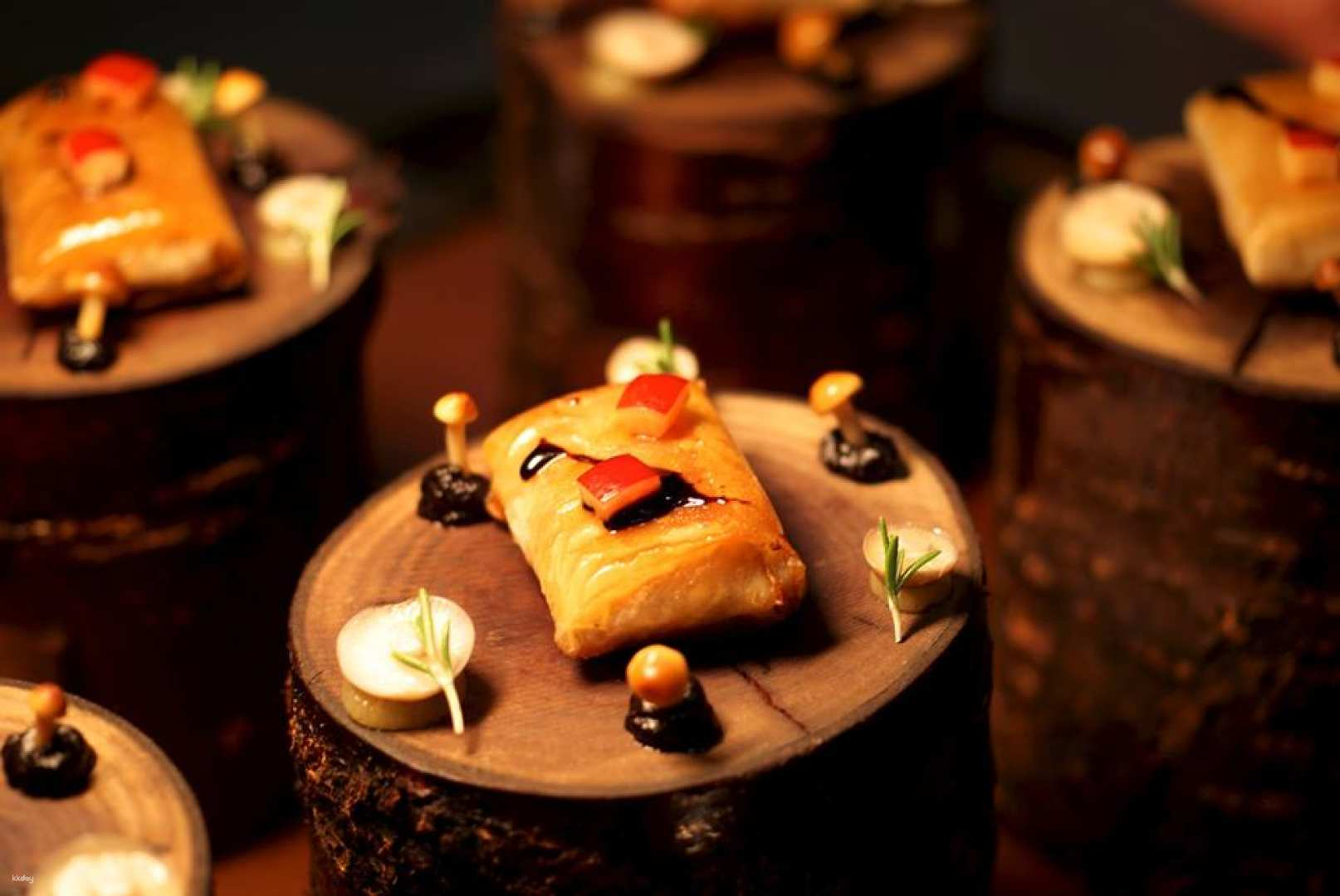 Experience the artistry of HAJIME YONEDA where each dish is a masterpiece pushing gastronomic boundaries and offering a unique journey for discerning palates in Osaka.