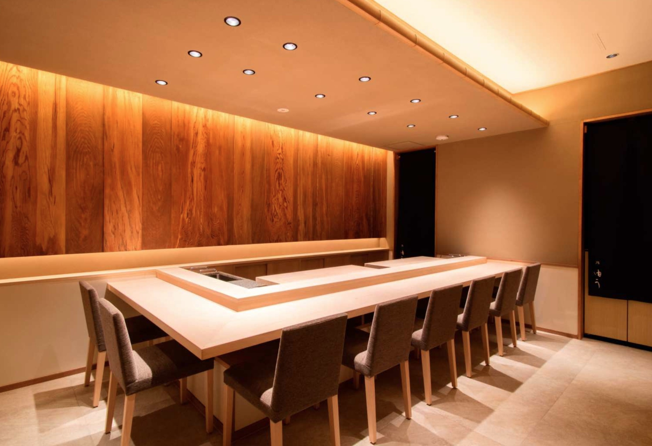 Savor the elegance of Sushi Yuu where every detail enhances your dining experience. Enjoy masterfully crafted sushi in a serene setting perfect for discerning gourmets.