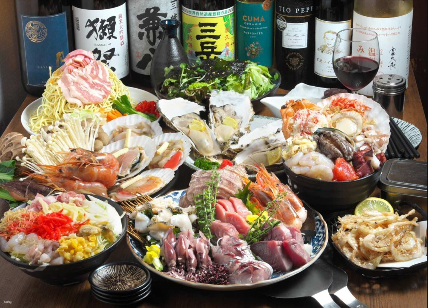 Savor the essence of Tokyo dining with an impressive seafood spread near the Skytree featuring original Shio monjayaki and exquisite domestic Kuroge beef steak for a memorable culinary experience.