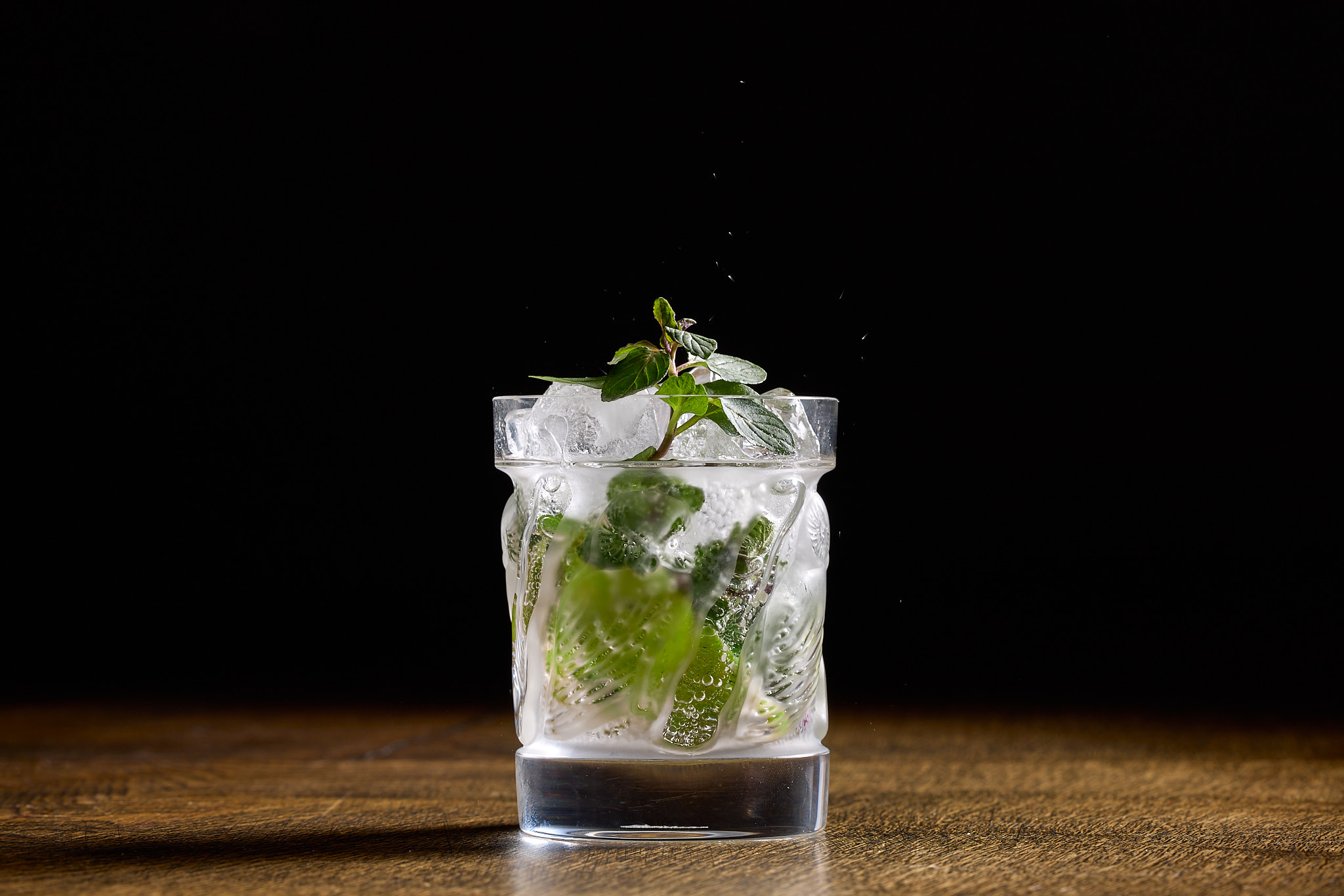 Experience unique organic cocktails crafted from seasonal Japanese fruits all in a cozy underground setting. Discover hidden gems of authentic flavors at this standout bar in Tokyo.