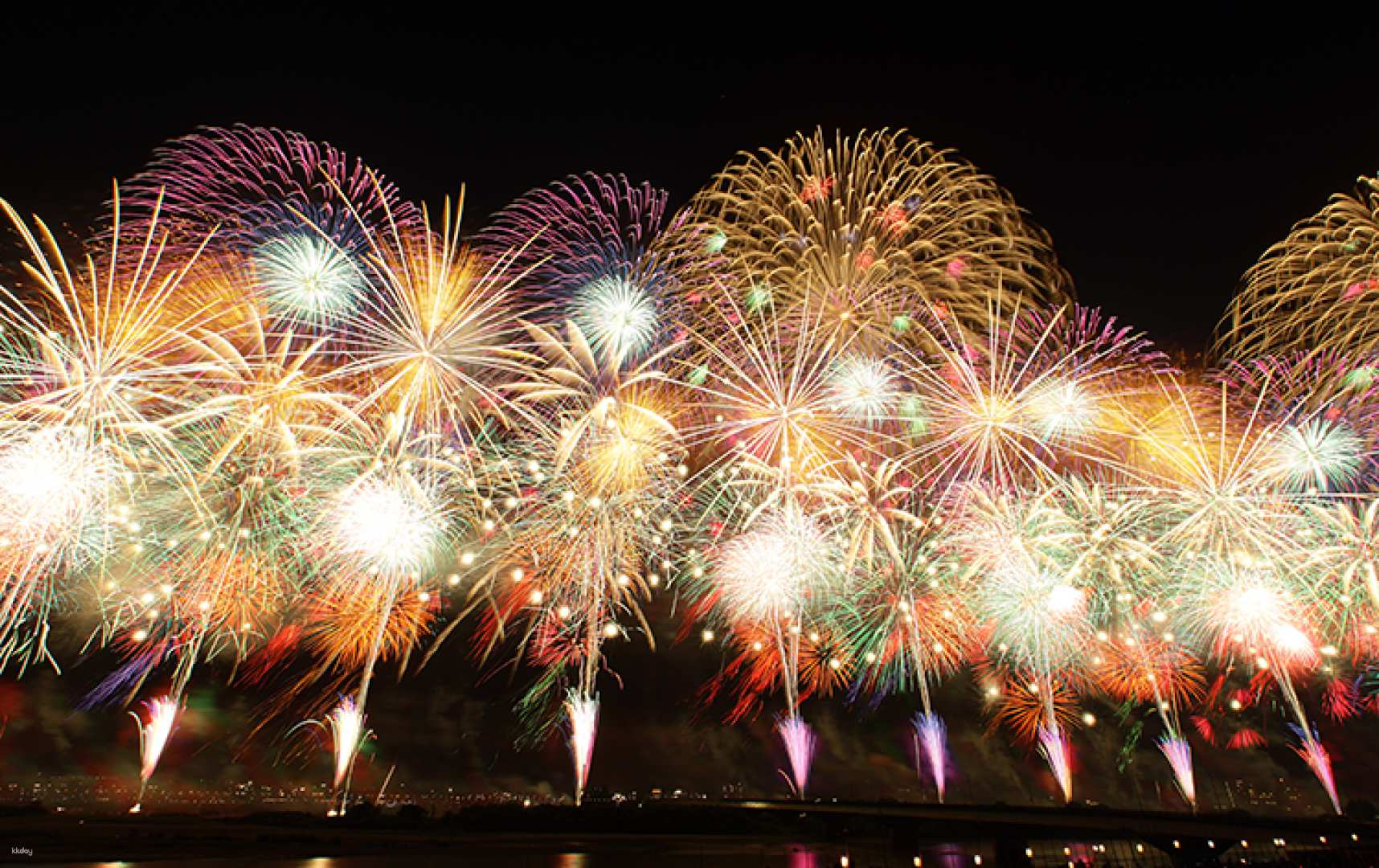 Nagaoka Fireworks: Guaranteed Access to the Heart of the Spectacle - Photo 1 of 6