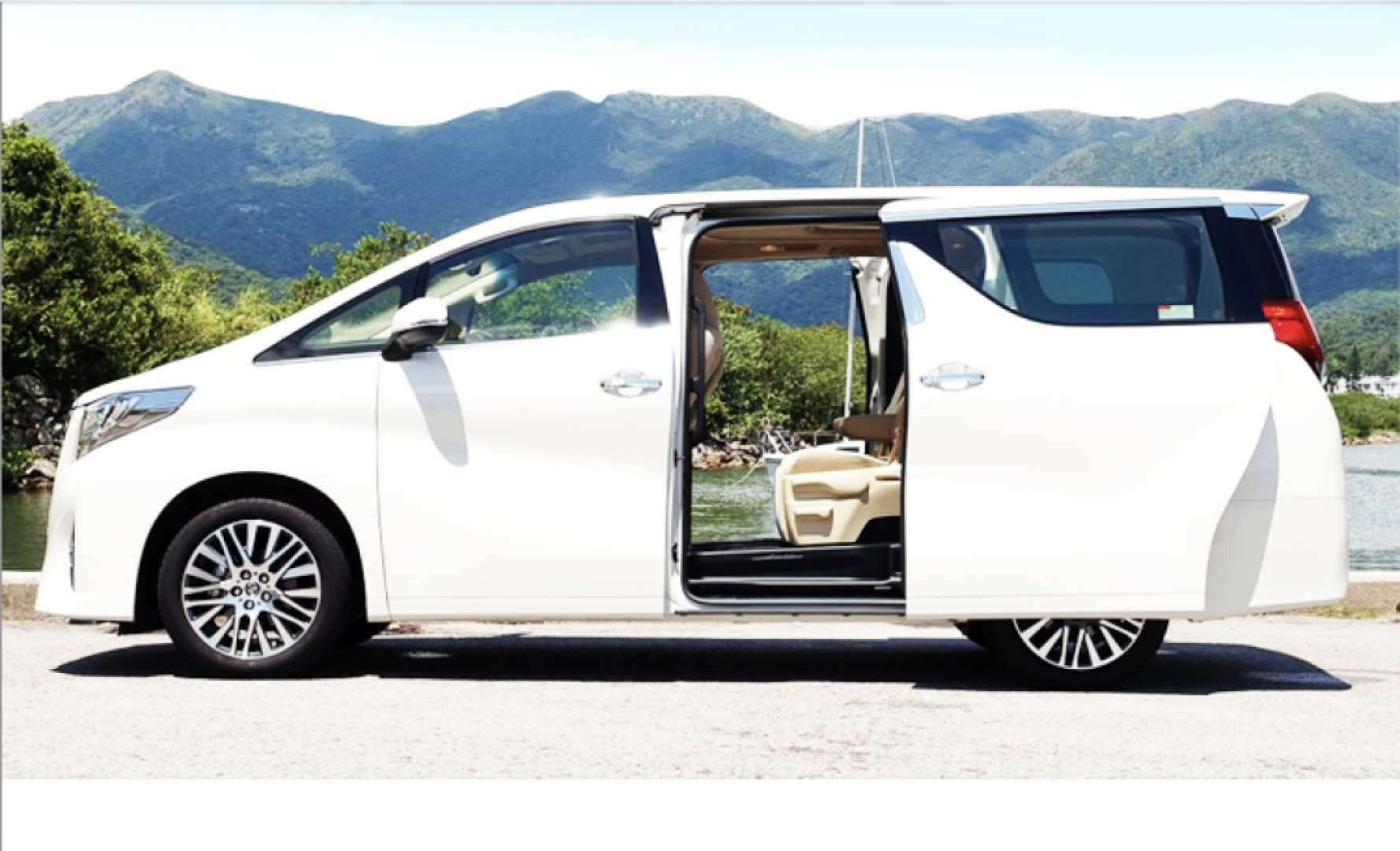 The Whole Island of Okinawa Hotels⇔Okinawa Naha Airport OKA｜Airport Transfer Service｜Okinawa, Japan - Photo 1 of 8